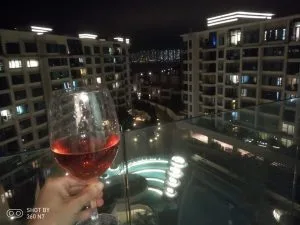 週末夜，獨酌