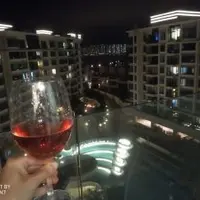週末夜，獨酌